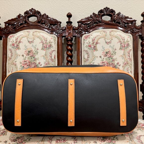 Dooney & Bourke Vintage Cabriolet Leather Weekender - Picture 3 of 5